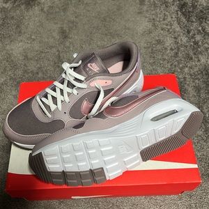 Girls Nike Air Max size 5 youth